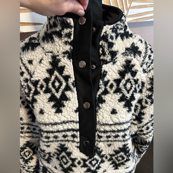 Sherpa pullover - Picture 2 of 4